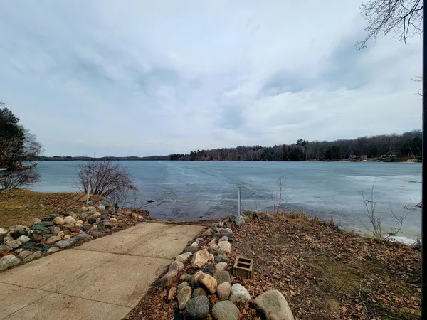 $215,000 | 16056 Eagle Lake Lane, Brainerd, MN 56401