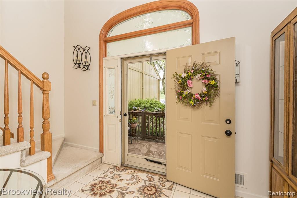 2255 Crystal Drive Rochester Hills, MI 48309 - Photo 4 of 29