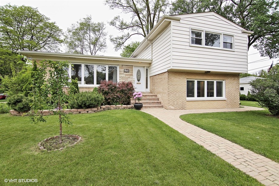 601 Locust Road Wilmette, IL 60091 - Photo 1 of 17