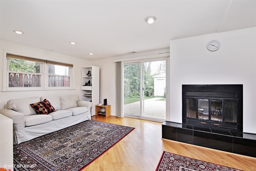 601 Locust Road Wilmette, IL 60091 - Photo 11 of 17