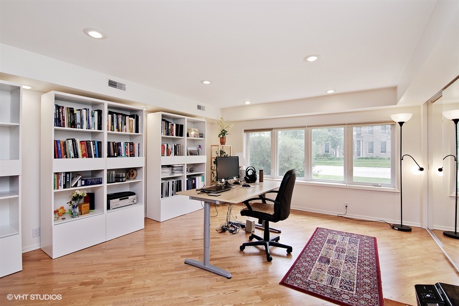 601 Locust Road Wilmette, IL 60091 - Photo 9 of 17