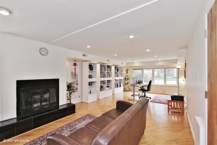 601 Locust Road Wilmette, IL 60091 - Photo 10 of 17