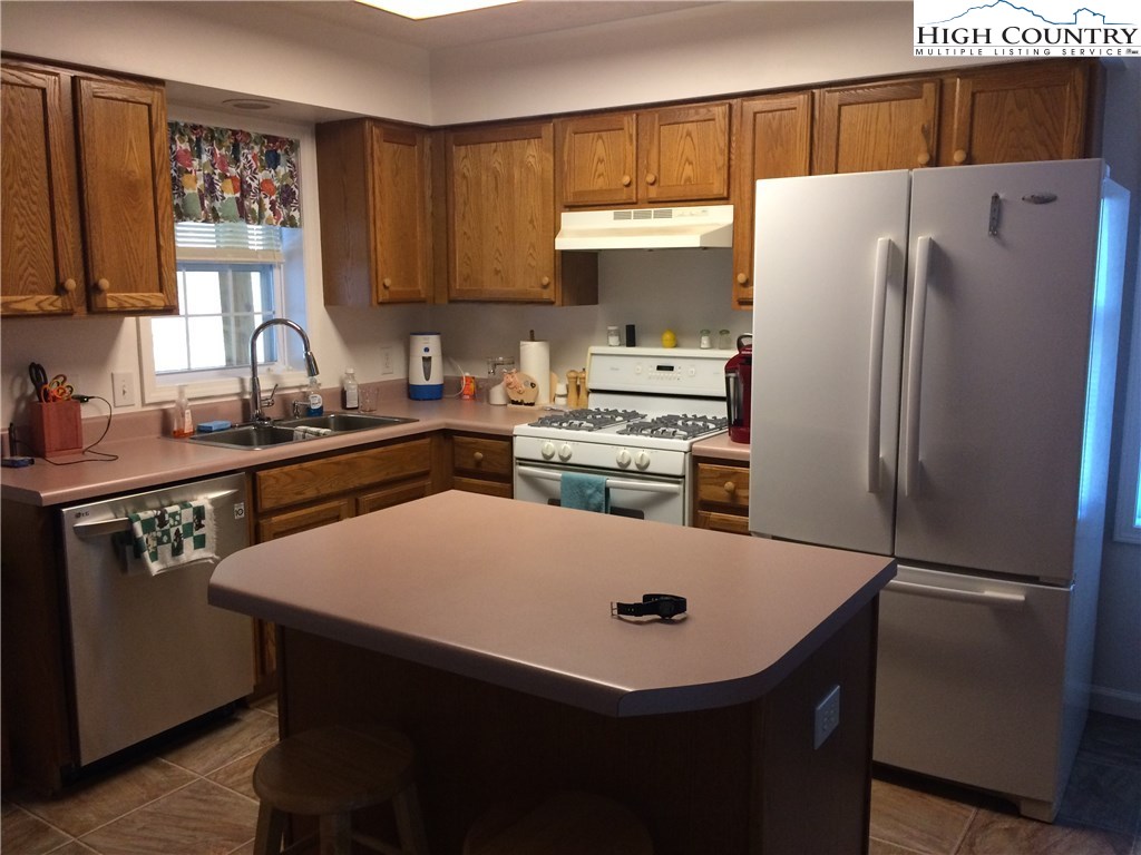 670 Mahala Road Creston, NC 28615 - Photo 4 of 12 Gallery Image 4