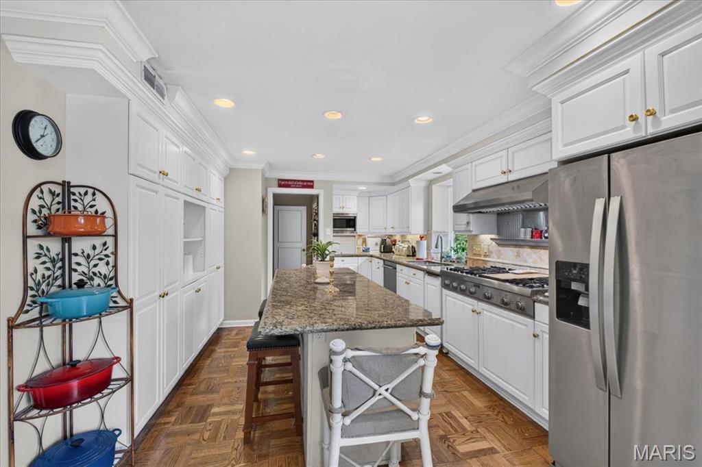 10099 Litzsinger Road Ladue, MO 63124 - Photo 17 of 53 Gallery Image 17