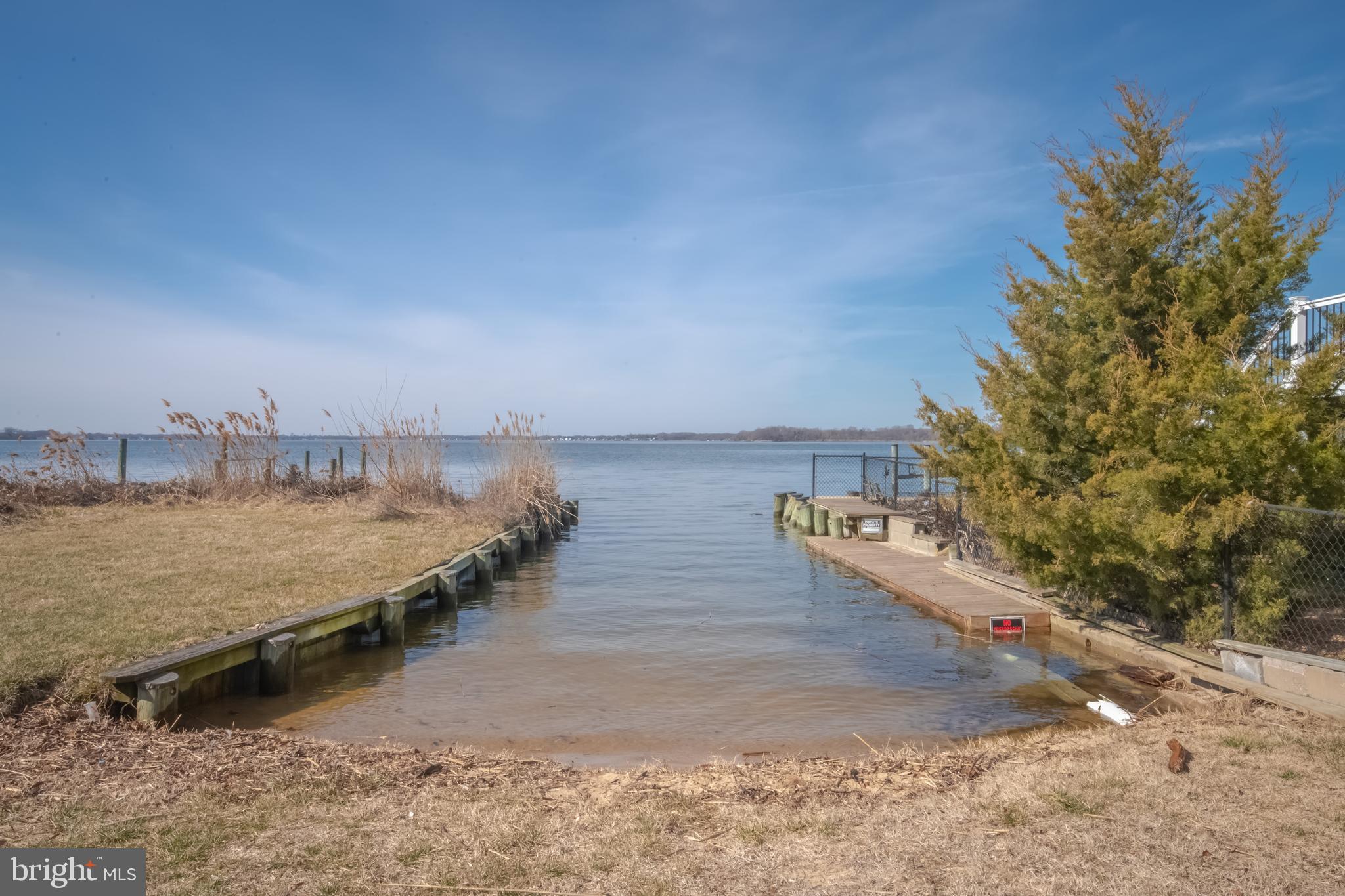 9124 Hinton Avenue Sparrows Point, MD 21219 - Photo 8 of 24 Launch your kayaks & jet skis next door.