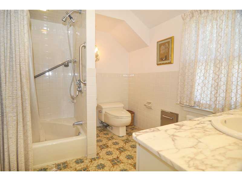 421 Spring Green Road Warwick, RI 02888 - Photo 23 of 25 Bathroom.