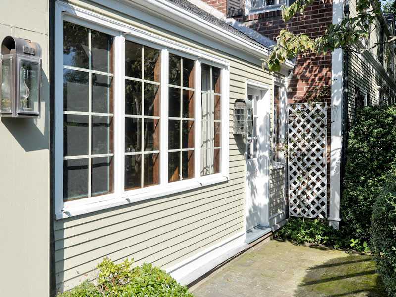 421 Spring Green Road Warwick, RI 02888 - Photo 5 of 25 Entry.