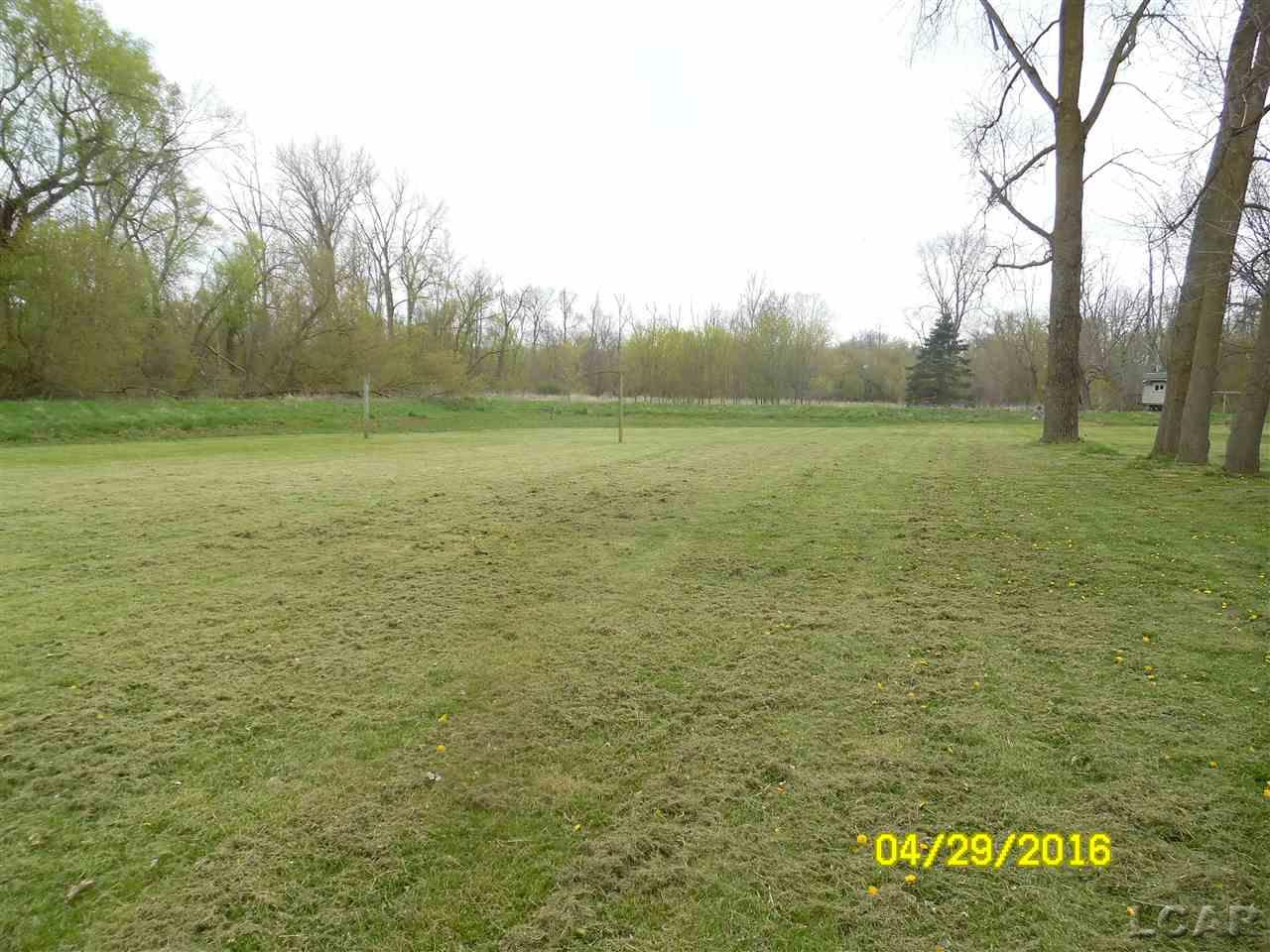 6915 Burton Road Adrian, MI 49221 - Photo 8 of 45 31289012-7.JPG