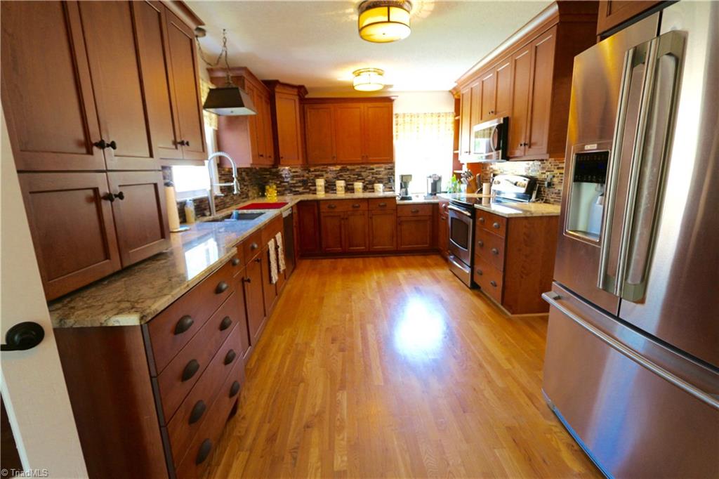 264 Farmland Road Mocksville, NC 27028 - Photo 10 of 29 Gallery Image 10