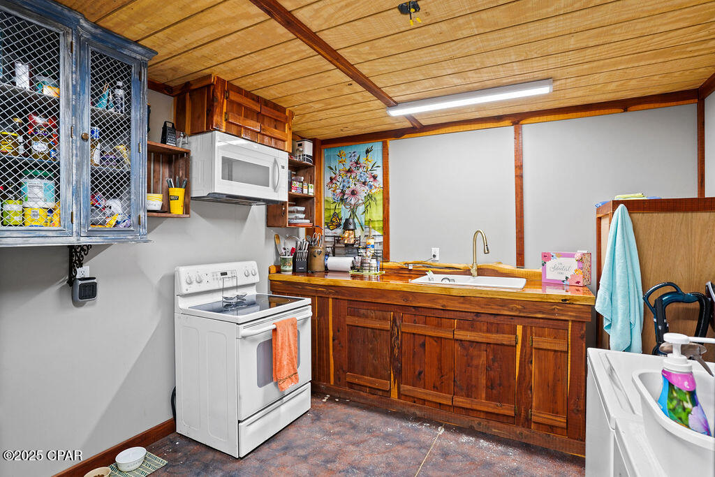 1591 River Road Caryville, FL 32427 - Photo 20 of 35