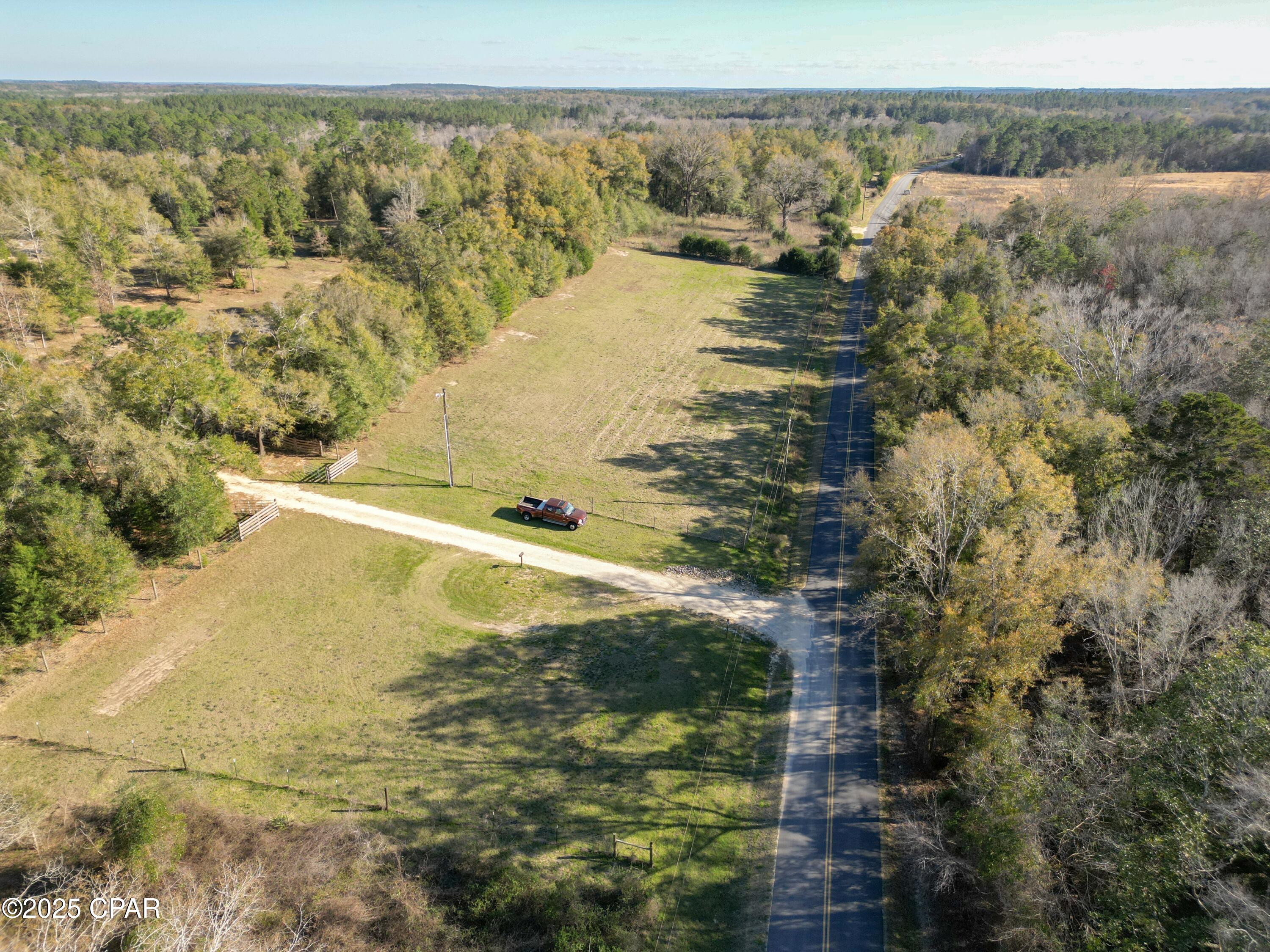 1591 River Road Caryville, FL 32427 - Photo 10 of 35