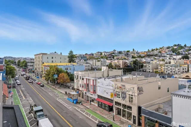 a picture of city view