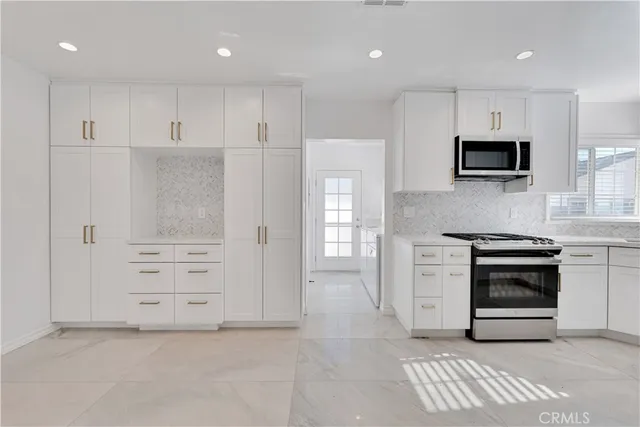 $1,799,000 | 114 South Lamer Street, Burbank, CA 91506