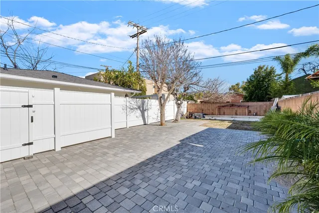 $1,799,000 | 114 South Lamer Street, Burbank, CA 91506