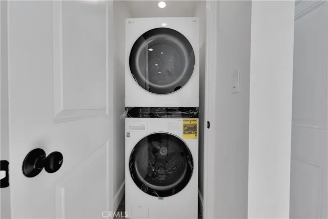 $1,799,000 | 114 South Lamer Street, Burbank, CA 91506