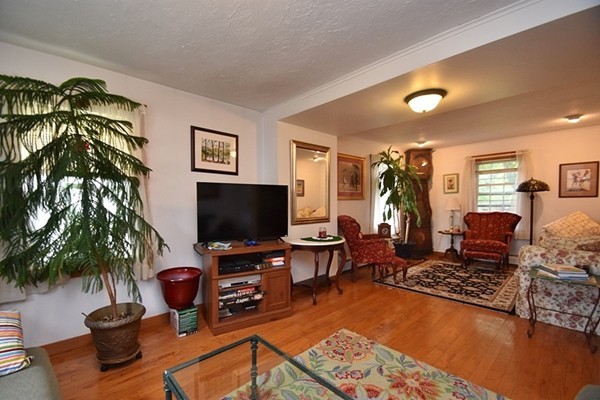 20 Highland Park Road Rutland, MA 01543 - Photo 2 of 23