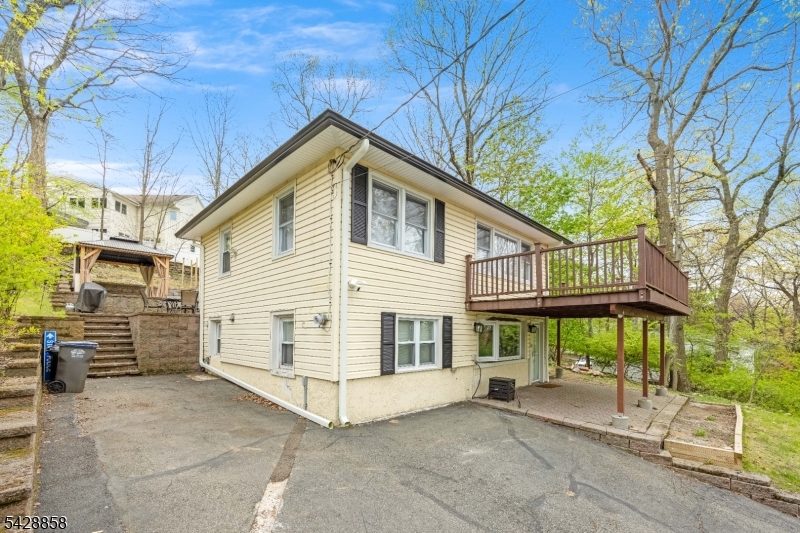 622 Succasunna Road Mount Arlington, NJ 07850 - Photo 2 of 42