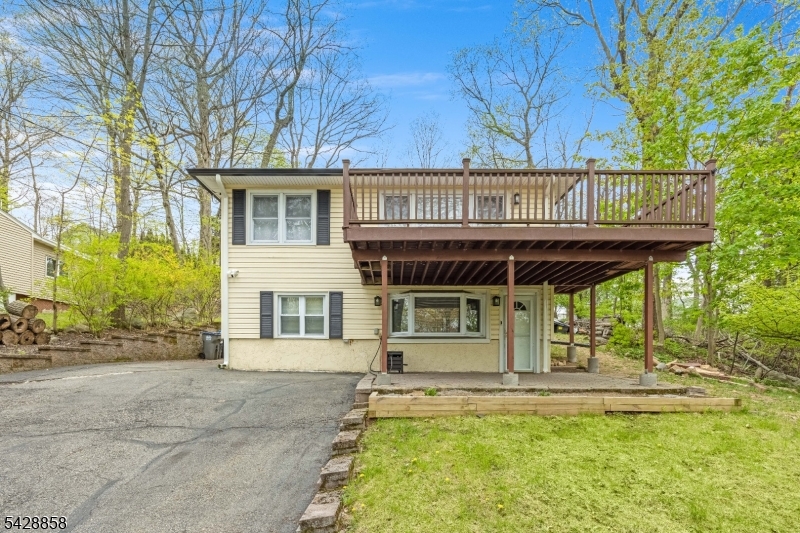 622 Succasunna Road Mount Arlington, NJ 07850 - Photo 4 of 42