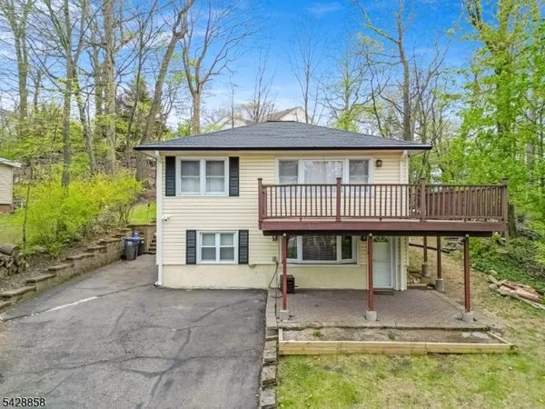 $2,700 | 622 Succasunna Road, Mount Arlington, NJ 07850