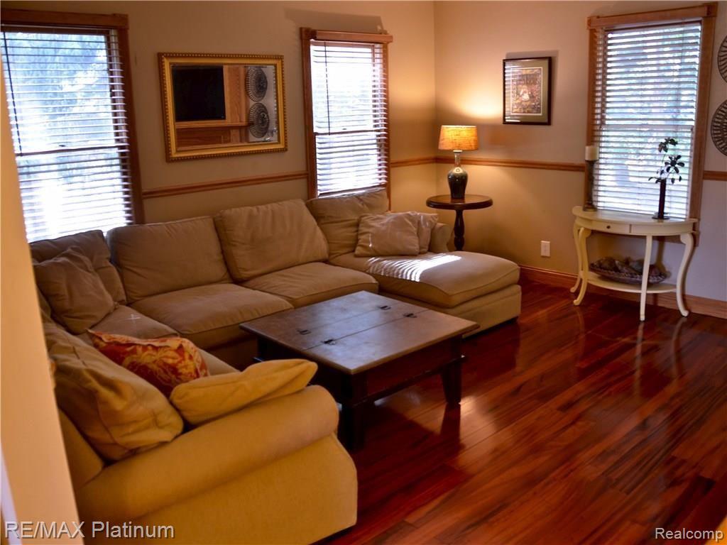17860 Garvey Road Chelsea, MI 48118 - Photo 6 of 31 Family Room