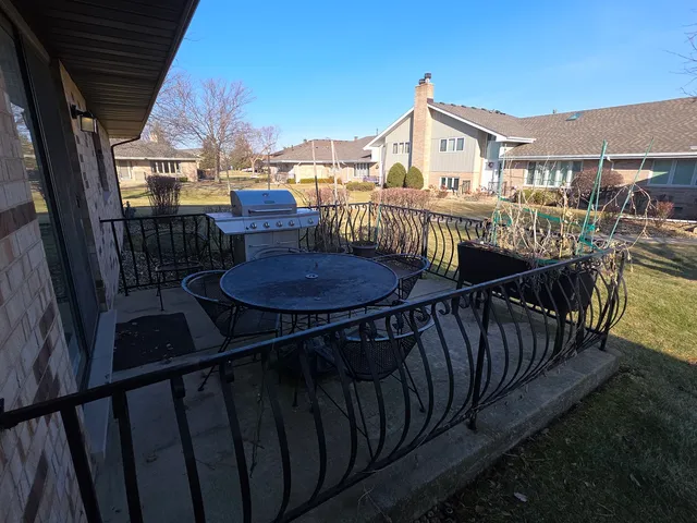 $334,888 | 18007 Indiana Court, Unit 160, Orland Park, IL 60467