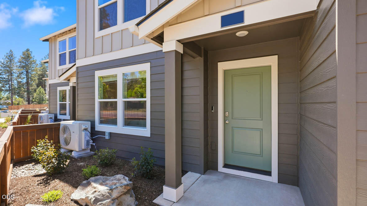 61209 Parrell Road Bend, OR 97702 - Photo 2 of 27 Gallery Image 2