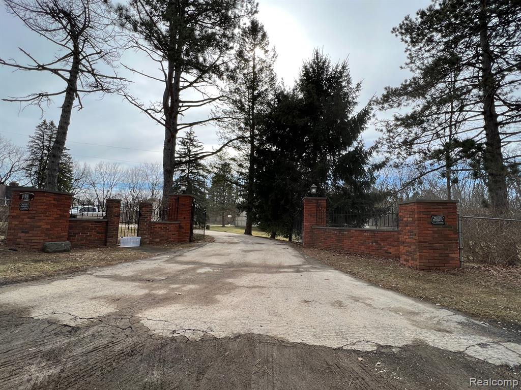 1750 East Gunn Road Rochester, MI 48306 - Photo 13 of 90