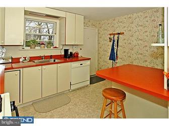 669 Lindley Road Glenside, PA 19038 - Photo 9 of 12 Gallery Image 9