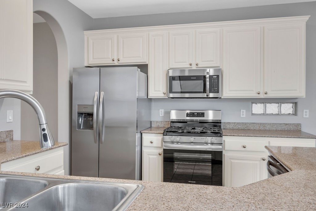 7620 Rory Court Las Vegas, NV 89129 - Photo 9 of 39 Gallery Image 9