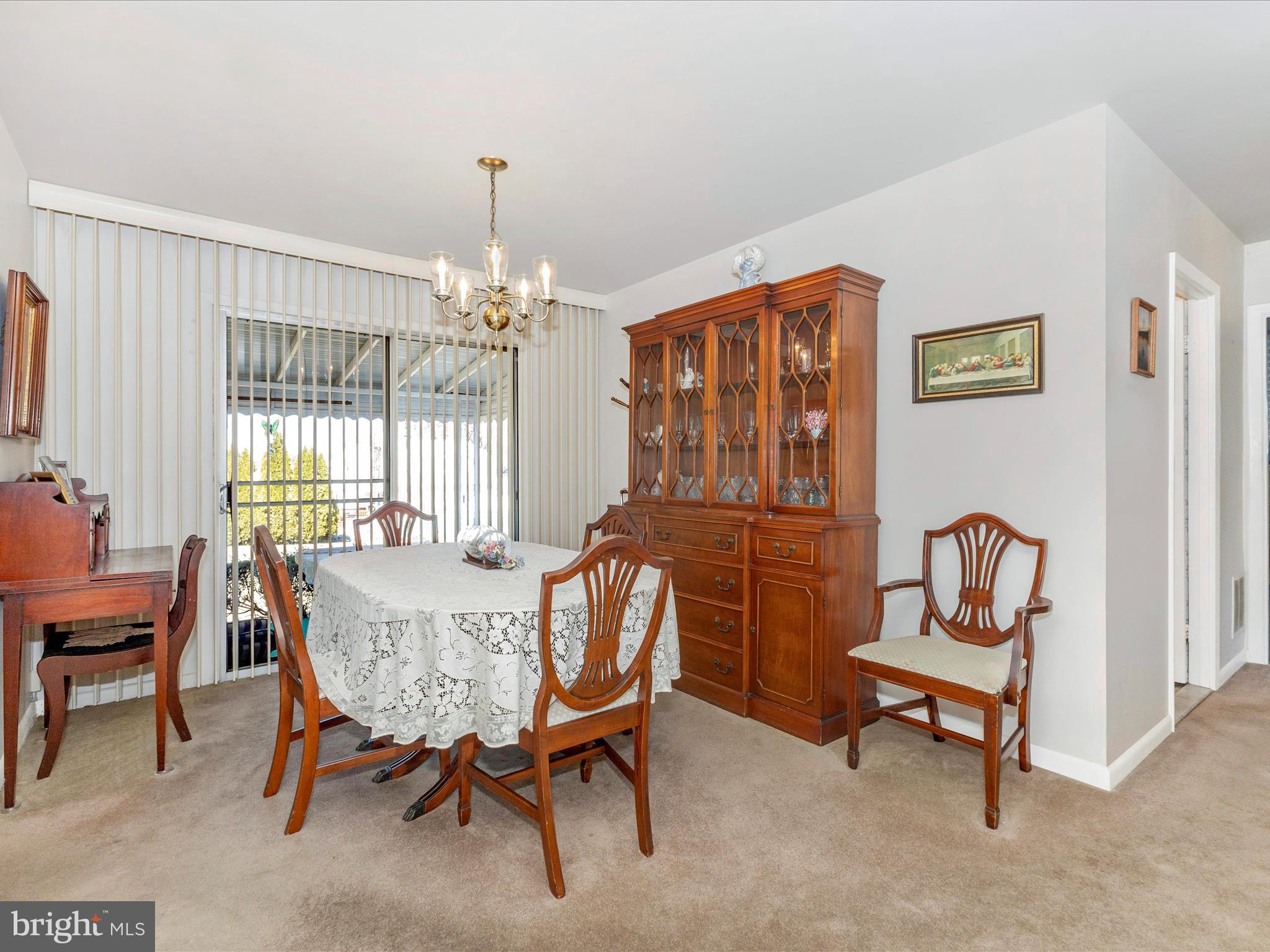 6529 Redgate Circle Baltimore, MD 21228 - Photo 5 of 40 Dining Room