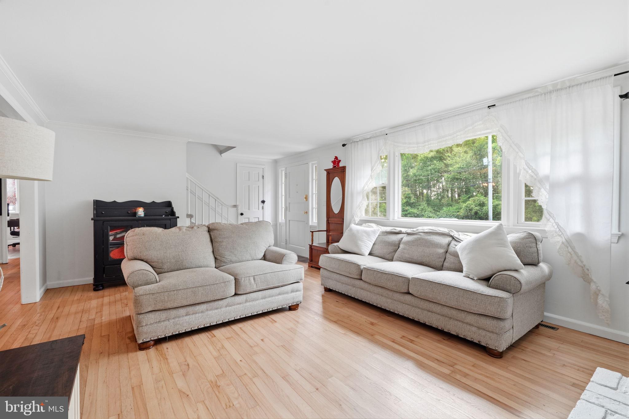 244 Federal City Road Pennington, NJ 08534 - Photo 3 of 32 Living room
