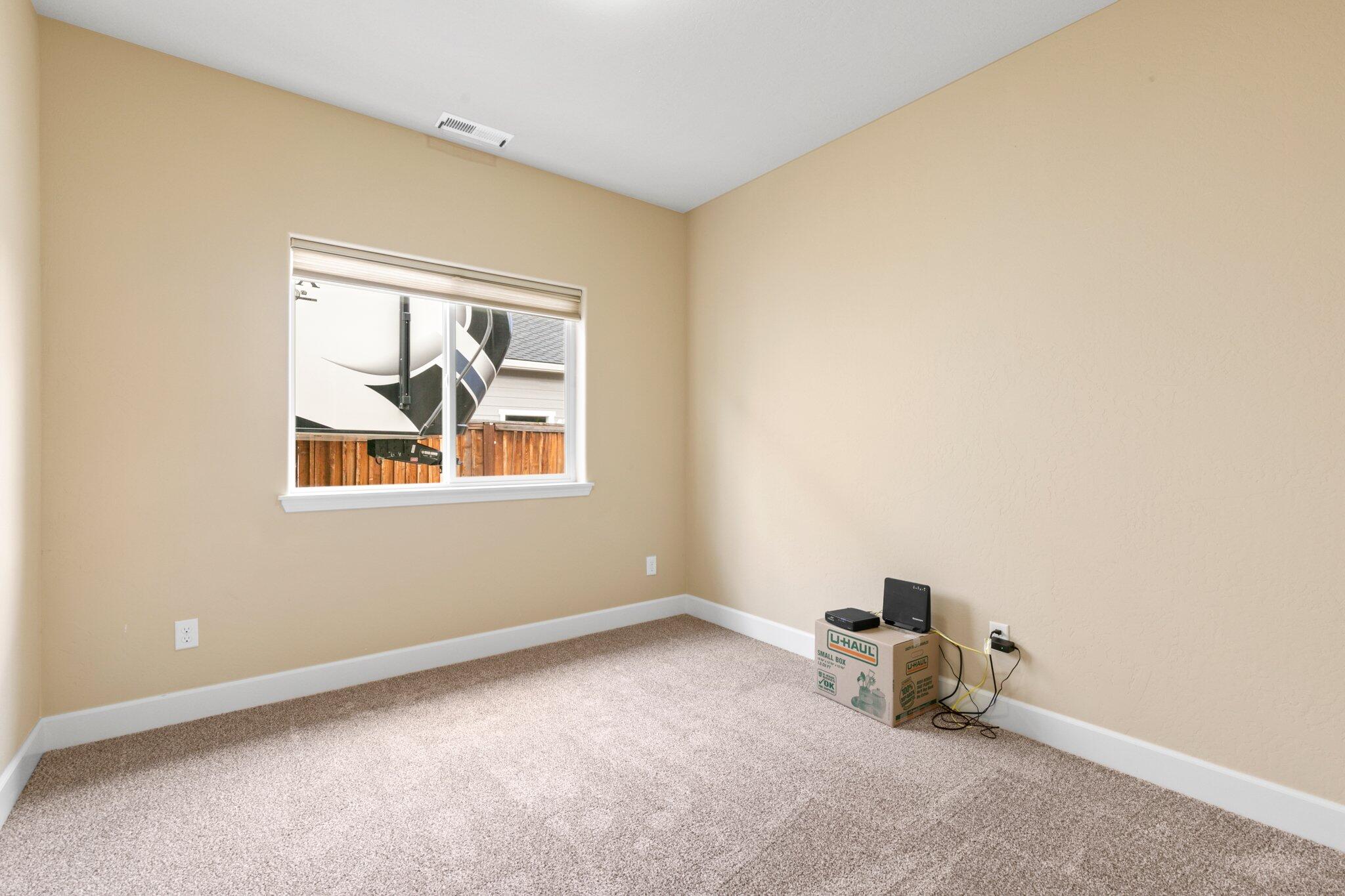 2165 Rabun Way Central Point, OR 97502 - Photo 19 of 28 16-web-or-mls-IMGM4743