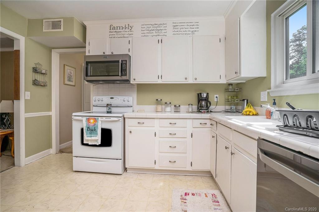 5952 Bluebonnet Road Charlotte, NC 28212 - Photo 7 of 36 Gallery Image 7