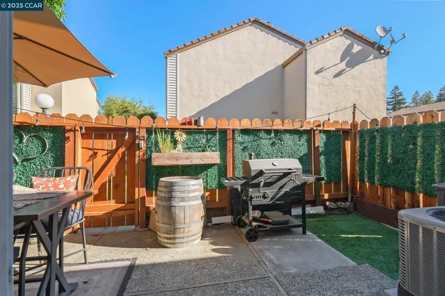 $439,000 | 1435 Bel Air Drive, Unit C, Concord, CA 94521