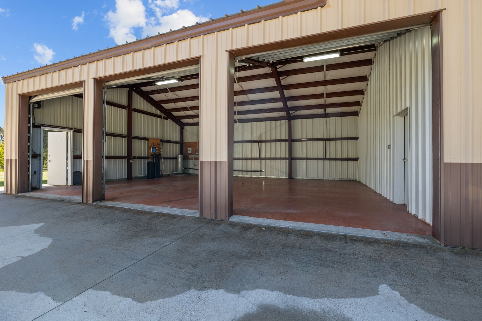 3998 County Road 612 Angleton, TX 77515 - Photo 38 of 47 a view of entryway
