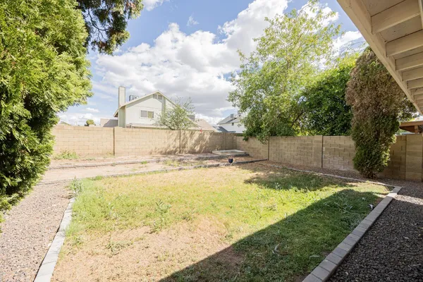 $2,295 | 7542 West Cinnabar Avenue, Peoria, AZ 85345