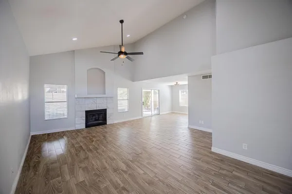 $2,295 | 7542 West Cinnabar Avenue, Peoria, AZ 85345