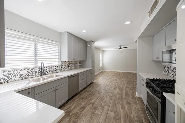 $2,295 | 7542 West Cinnabar Avenue, Peoria, AZ 85345