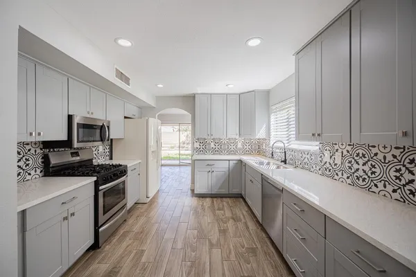 $2,395 | 7542 West Cinnabar Avenue, Peoria, AZ 85345