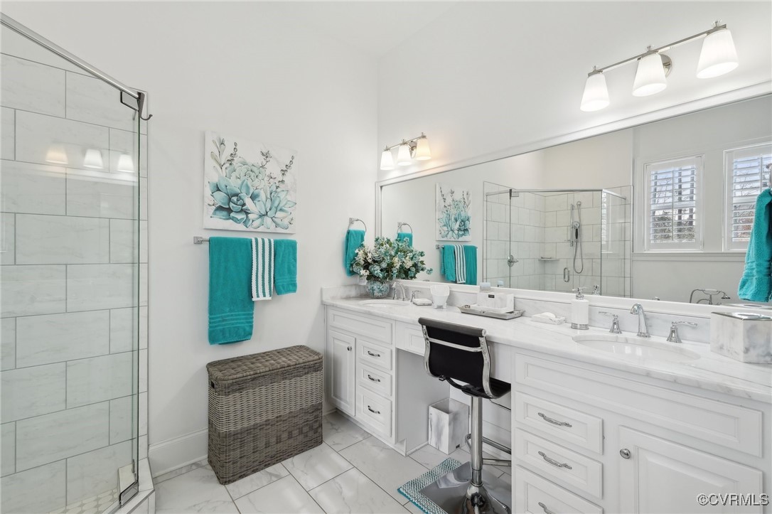 11513 Barrows Ridge Lane Chesterfield, VA 23838 - Photo 15 of 49 Primary Bathroom on 1st floor