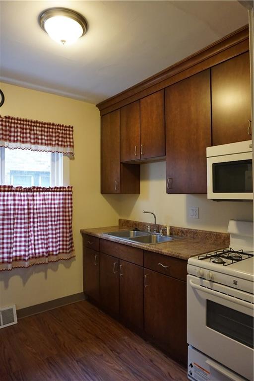 3853 Brighton Road Pittsburgh, PA 15212 - Photo 7 of 19 Kitchen - right off of dining room.