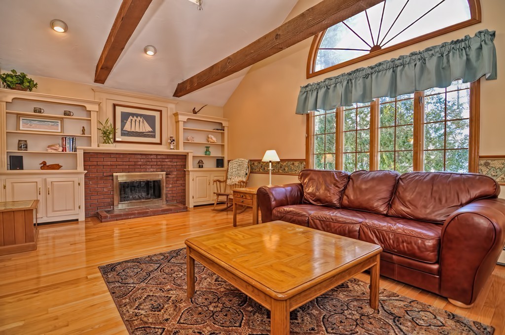 39 Baron Road Franklin, MA 02038 - Photo 4 of 28 Gallery Image 4