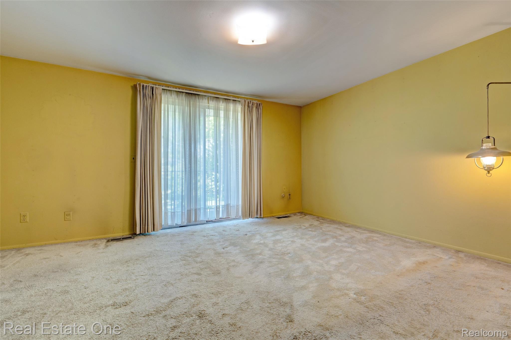 4456 15 Mile Road Sterling Heights, MI 48310 - Photo 16 of 31 18) Upstairs Bedroom 2.jpg