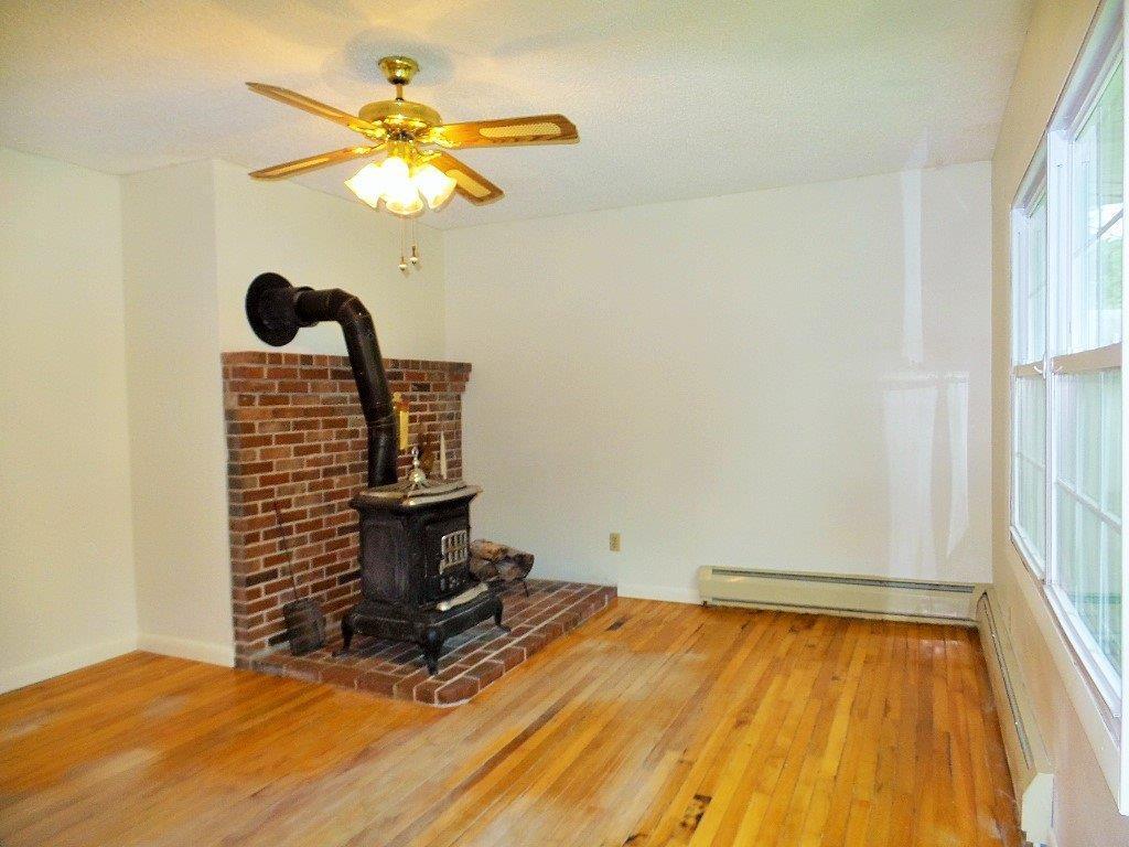 708 Norridgewock Road Fairfield, ME 04937 - Photo 8 of 26 Living Room