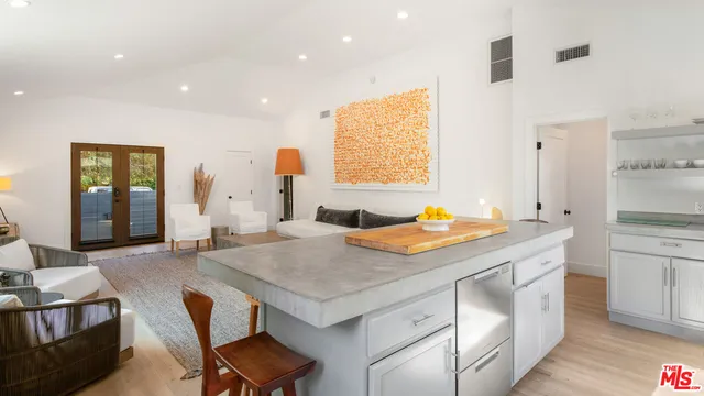 $2,495,000 | 720 Angelus Place, Venice, CA 90291