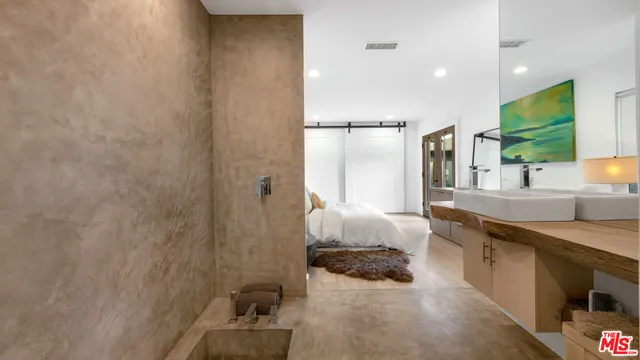 $2,495,000 | 720 Angelus Place, Venice, CA 90291