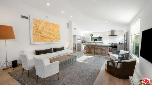 $2,495,000 | 720 Angelus Place, Venice, CA 90291