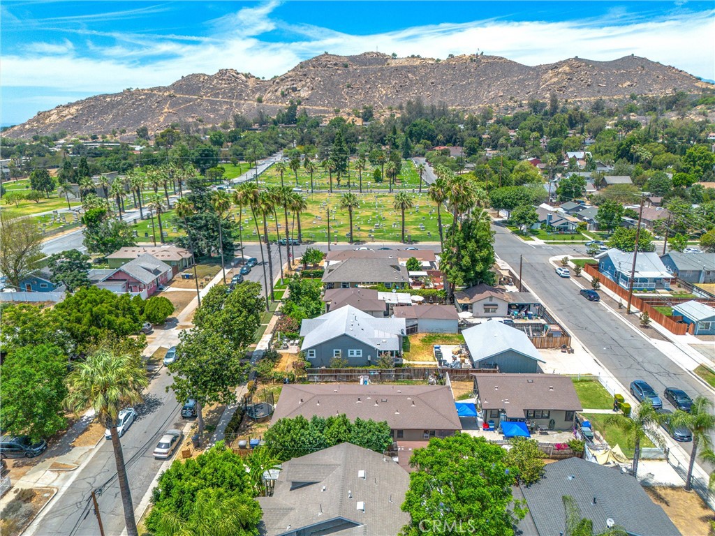 4230 13th Street Riverside, CA 92501 - Photo 6 of 35