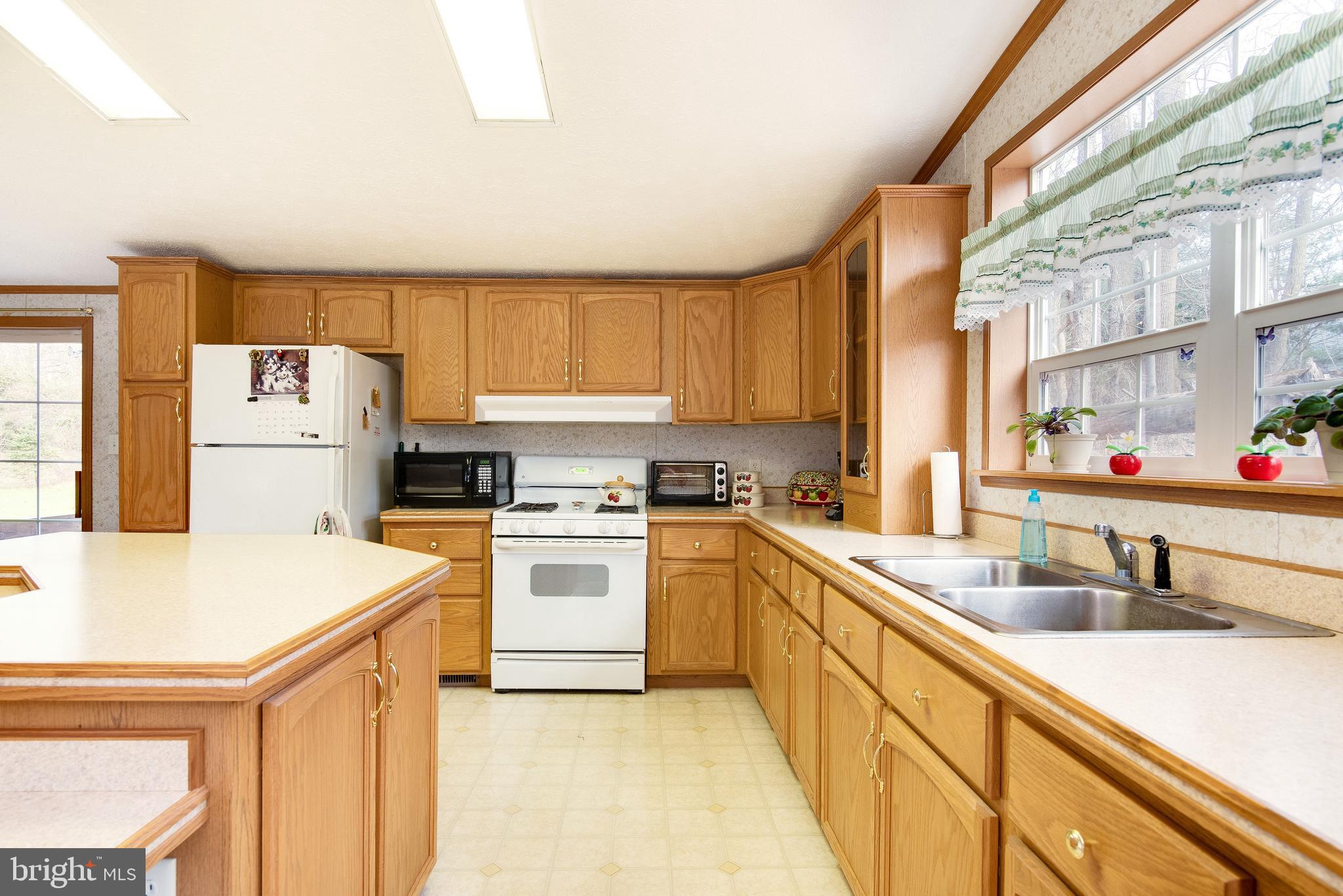 421 Weaver Road Morgantown, PA 19543 - Photo 13 of 28 Gallery Image 13