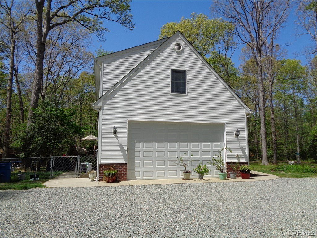 8901 Woodpecker Road Chesterfield, VA 23838 - Photo 6 of 46 Temperature controlled, oversized two car garage!!